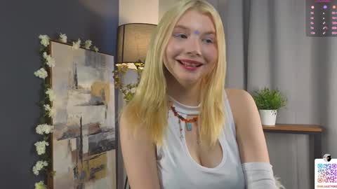 Snapshot of mildredbain chatting on 01.31.25 Mila online show from 01.31.25