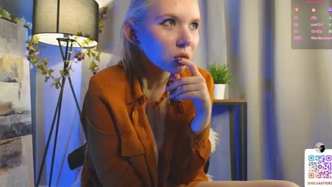 Snapshot of mildredbain chatting on 02.03.25 Mila online show from 02.03.25