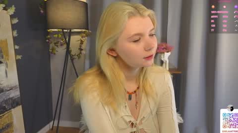 Snapshot of mildredbain chatting on 02.08.25 Mila online show from 02.08.25