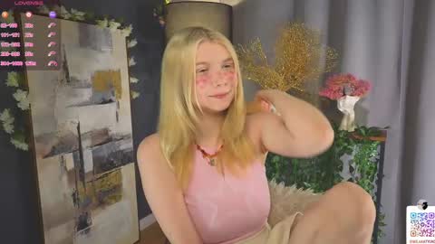 Snapshot of mildredbain chatting on 02.11.25 Mila online show from 02.11.25