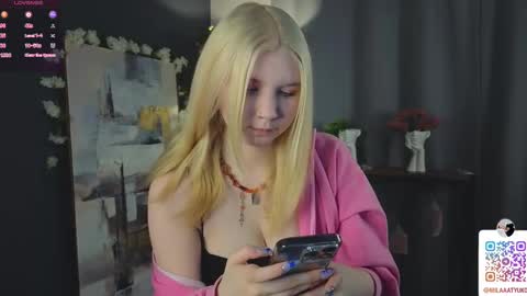 Snapshot of mildredbain chatting on 02.14.25 Mila online show from 02.14.25