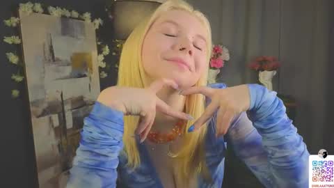 Snapshot of mildredbain chatting on 02.16.25 Mila online show from 02.16.25