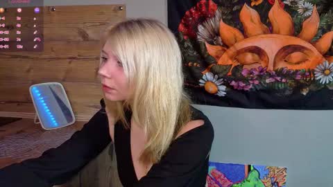 Snapshot of mildredbain chatting on 09.18.25 Mila online show from 09.18.25
