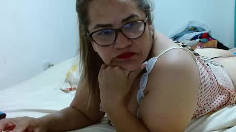 Snapshot of milena_hoot_ chatting on 09.12.25 MILENA online show from 09.12.25