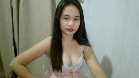 Snapshot of miletera chatting on 10.29.25 miletera online show from 10.29.25