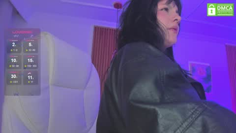 Snapshot of mileyberry chatting on 01.17.25 IEY EY online show from 01.17.25