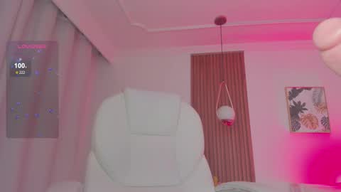 Snapshot of mileyberry chatting on 03.06.25 IEY EY online show from 03.06.25
