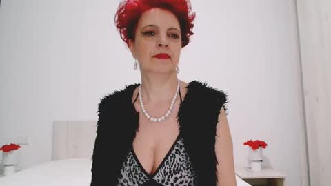 Snapshot of milffsupreme chatting on 12.07.24 Milfsupreme online show from 12.07.24
