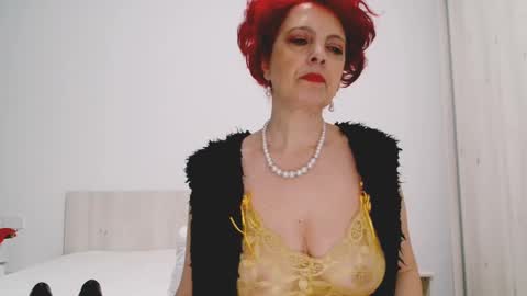 Snapshot of milffsupreme chatting on 12.21.24 Milfsupreme online show from 12.21.24