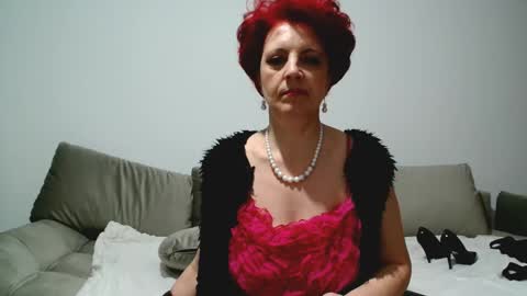Snapshot of milffsupreme chatting on 02.13.25 Milfsupreme online show from 02.13.25