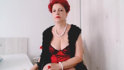 Snapshot of milffsupreme chatting on 09.12.25 Milfsupreme online show from 09.12.25