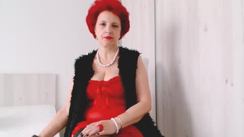 Snapshot of milffsupreme chatting on 10.09.25 Milfsupreme online show from 10.09.25