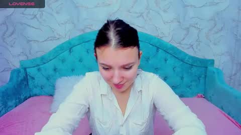 Snapshot of milinafox chatting on 02.07.25 milinafox online show from 02.07.25