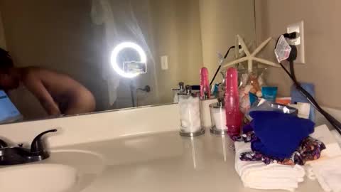 Snapshot of milkmarie123 chatting on 11.22.25 milkmarie online show from 11.22.25