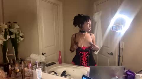 Snapshot of milkmarie123 chatting on 11.23.25 milkmarie online show from 11.23.25