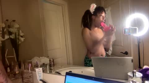 Snapshot of milkmarie123 chatting on 11.24.25 milkmarie online show from 11.24.25