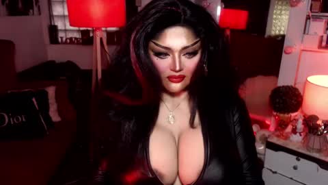 milkshakelavinia online show from 01.15.25