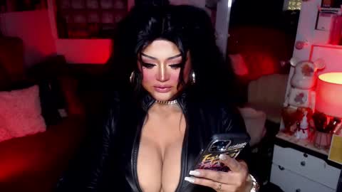 milkshakelavinia online show from 01.31.25