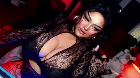 milkshakelavinia online show from 02.14.25