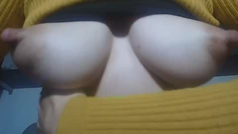 Snapshot of milkycandycce chatting on 12.26.24 C online show from 12.26.24