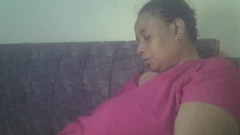 milkymom256 online show from 12.04.25