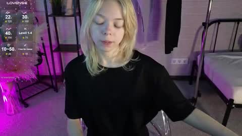 Snapshot of millaholt chatting on 10.01.25 Hello Im Mila online show from 10.01.25