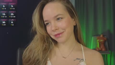 Snapshot of milly_shy chatting on 12.10.24 Milly online show from 12.10.24