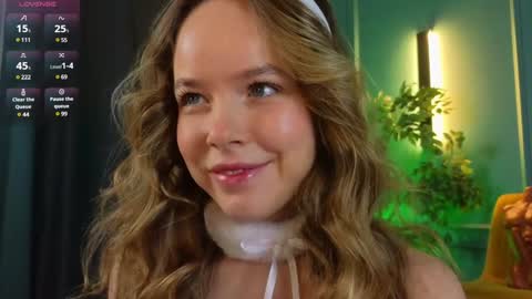 Snapshot of milly_shy chatting on 12.27.24 Milly online show from 12.27.24