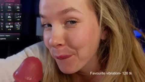 Snapshot of milly_shy chatting on 03.04.25 Milly online show from 03.04.25