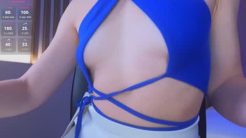 Snapshot of milly_shy chatting on 10.10.25 Milly online show from 10.10.25