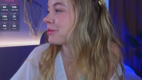 Snapshot of milly_shy chatting on 10.14.25 Milly online show from 10.14.25