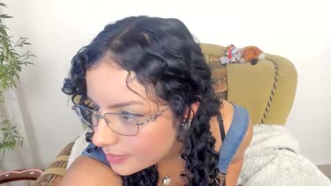 Snapshot of mimi_sa chatting on 10.20.25 Mimii online show from 10.20.25