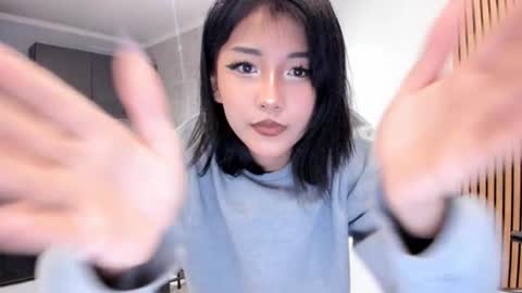 Snapshot of mimicherryy chatting on 09.12.25 Kiko online show from 09.12.25