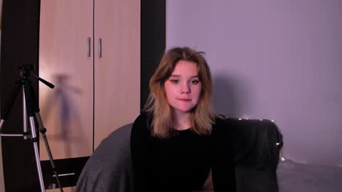 hi Im Mina  online show from 12.09.24