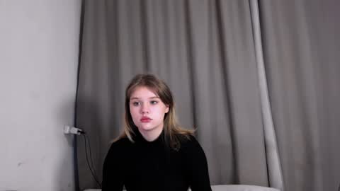 hi Im Mina  online show from 01.16.25