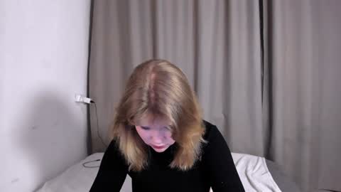 hi Im Mina  online show from 01.20.25