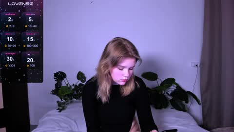 hi Im Mina  online show from 01.23.25