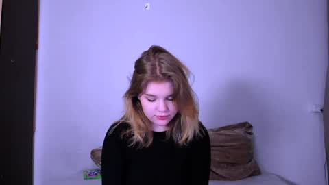 hi Im Mina  online show from 01.26.25