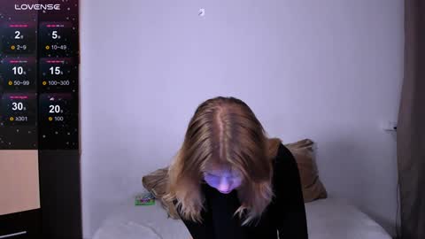 hi Im Mina  online show from 01.27.25