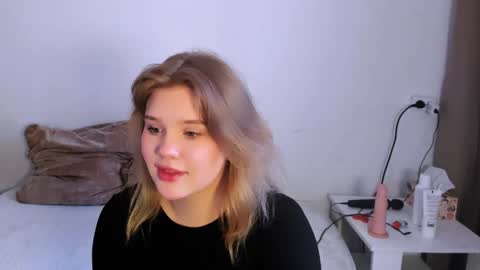 hi Im Mina  online show from 02.07.25