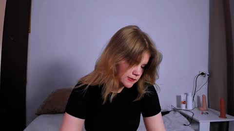 hi Im Mina  online show from 02.10.25