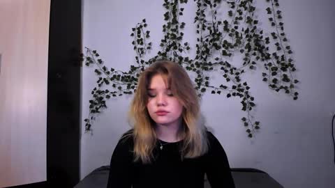 hi Im Mina  online show from 02.21.25