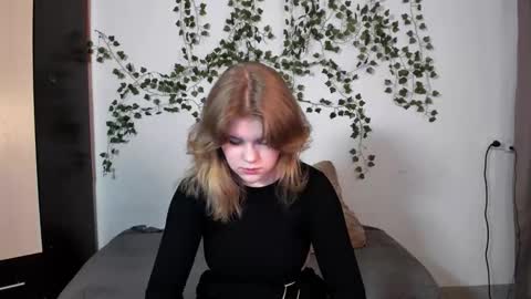 hi Im Mina  online show from 02.24.25