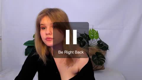 hi Im Mina  online show from 03.01.25