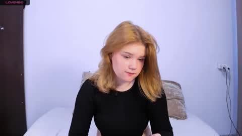 hi Im Mina  online show from 09.13.25