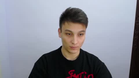 Snapshot of minato_kabuki chatting on 12.28.24 MINATO online show from 12.28.24