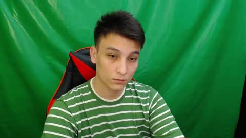 Snapshot of minato_kono chatting on 10.14.25 minato_kono online show from 10.14.25