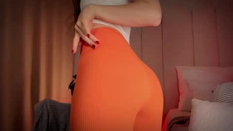 Snapshot of mira_kraviz chatting on 09.30.25 Mira online show from 09.30.25