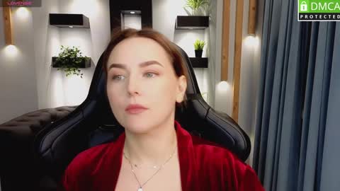 Snapshot of mira_mermayd chatting on 02.05.25 Mira online show from 02.05.25