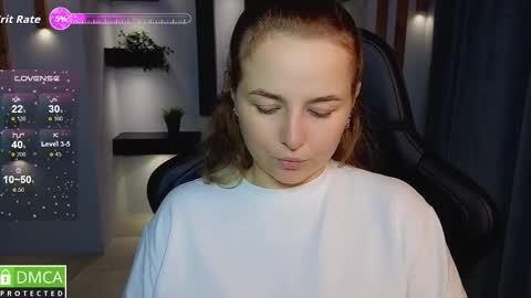 Snapshot of mira_mermayd chatting on 09.28.25 Mira online show from 09.28.25
